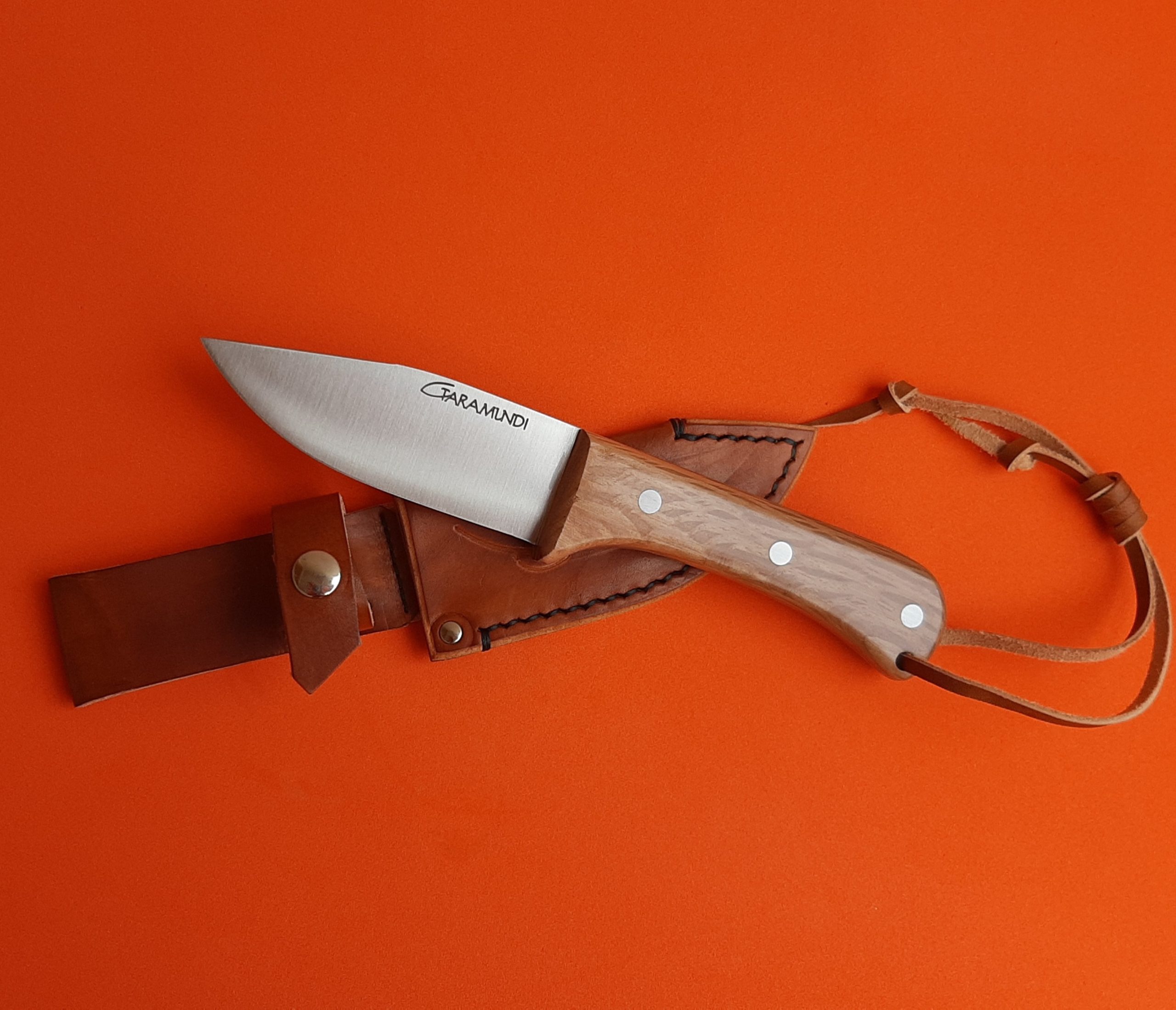 Cuchillo de Monte Pequeño Con Guarda + Funda . ENCINA. REF 438 / 933